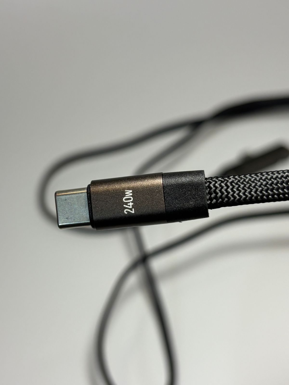 2 in 1 Invisible Holder charger cable